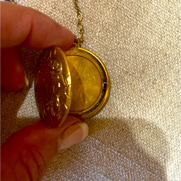 Locket necklace - Picture 4 of 10